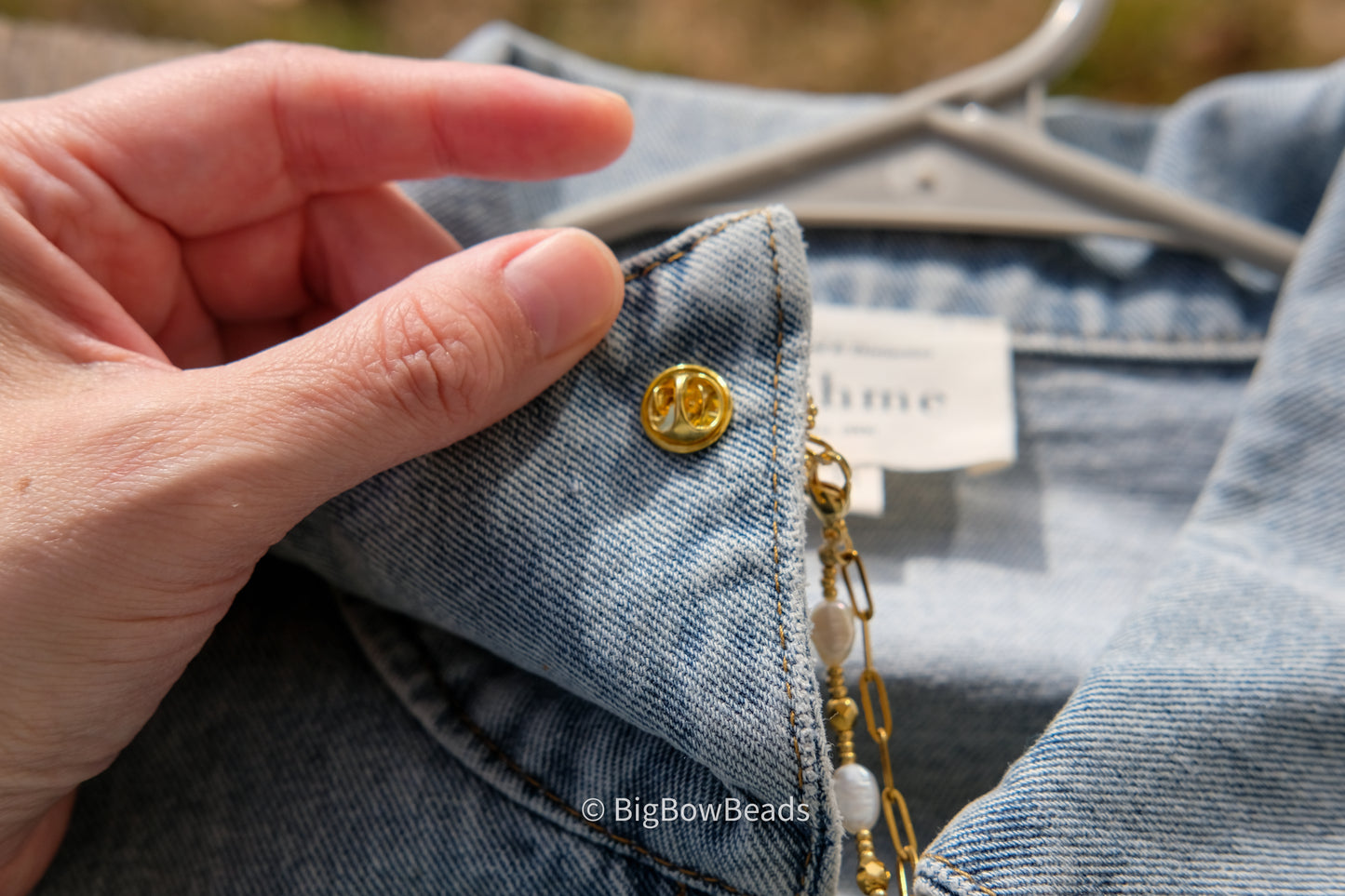 Bow and Pearl Collar Pins