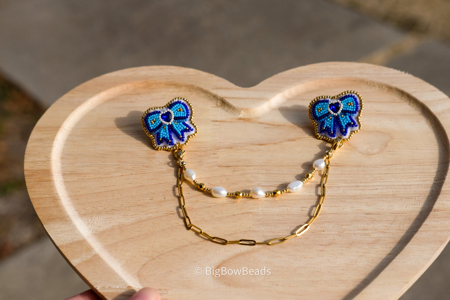 Bow and Pearl Collar Pins